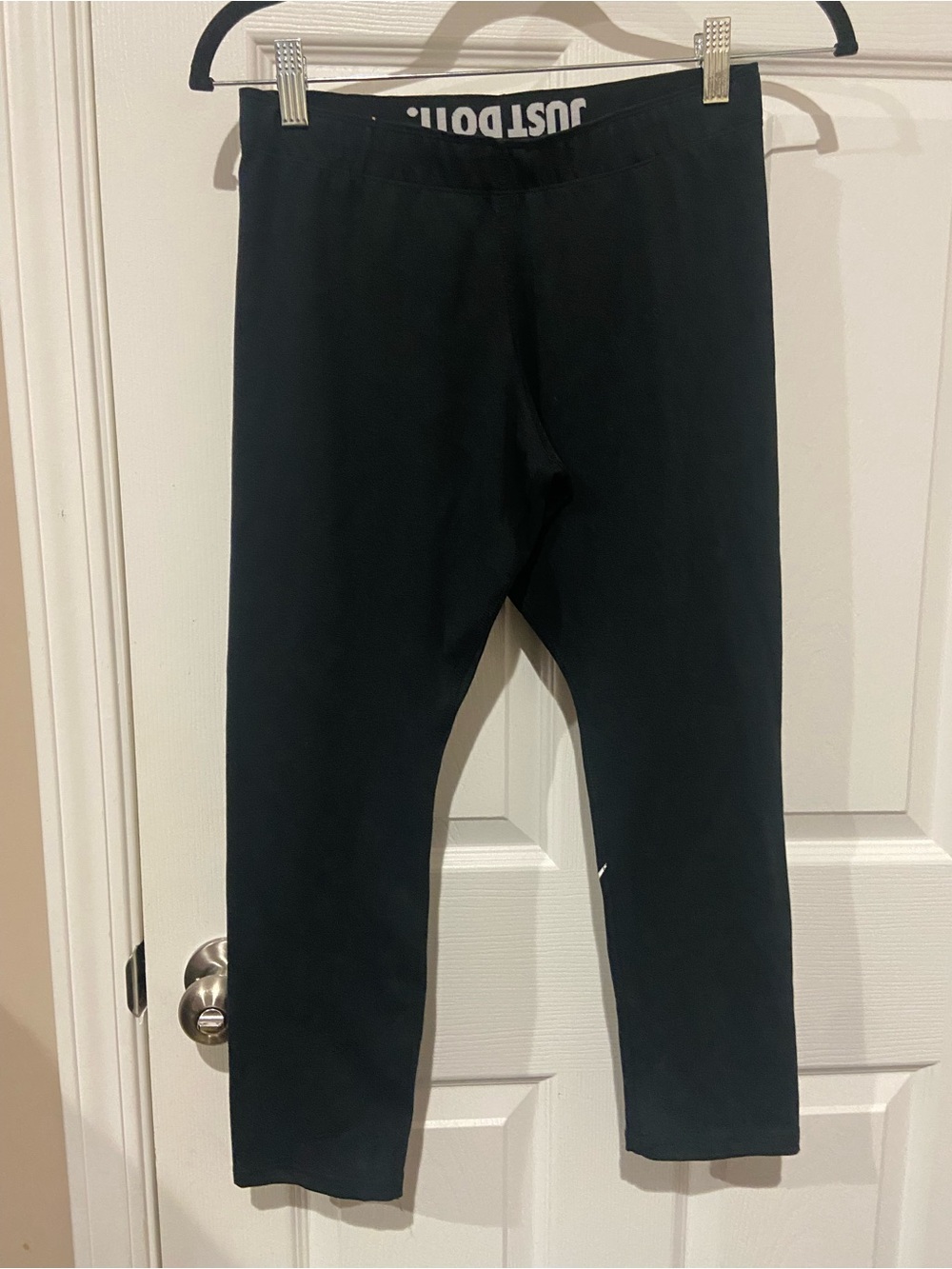 Nike Black Girls' Athletic Leggings with 'JUST DO IT' Waistband